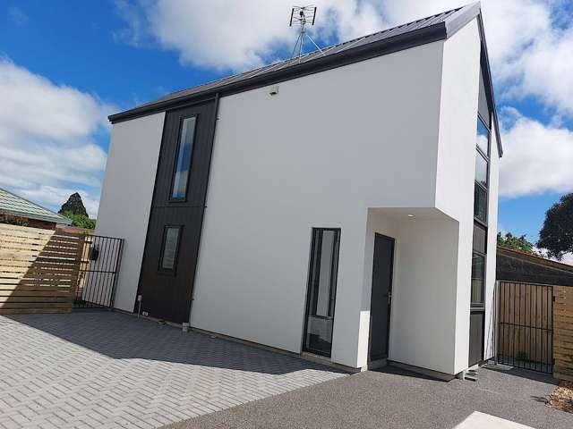 Brand new standalone house close to the Hub Hornby