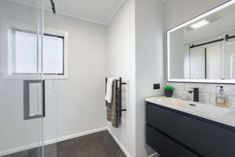 14A Leven Lane Totara Heights_3