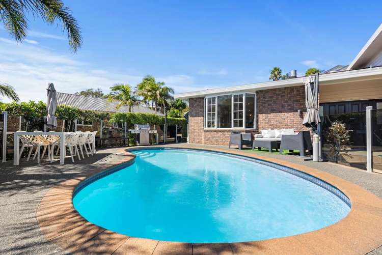 67 Esther Place Red Beach_1