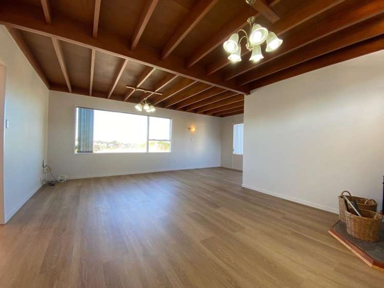 92 Ravenwood Drive Forrest Hill_2