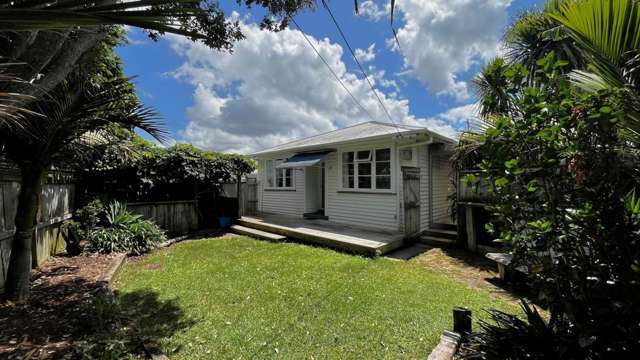 8 Raumati Crescent Onerahi_1