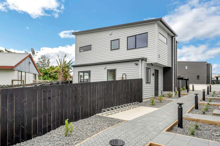14, 15, 22/17 Barneys Farm Road Clendon Park_22