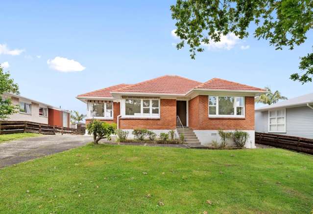 100 Gossamer Drive, Pakuranga Heights, Auckland