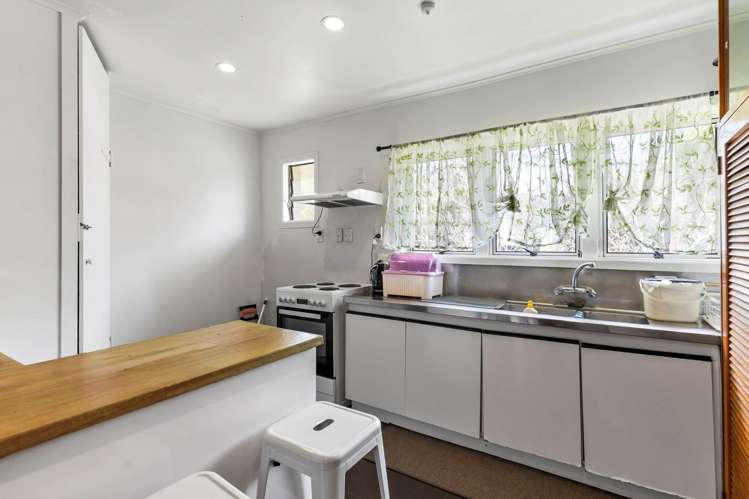 13A Ocean View Road Hillcrest_14