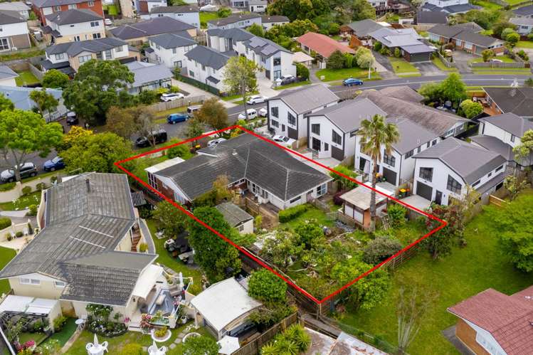 7 Borrowdace Avenue Botany Downs_1