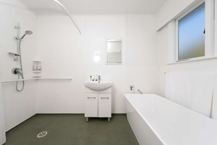 46 Lowtherhurst Road Massey_21