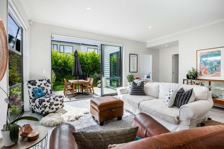 16 Sacred Kingfisher Road Hobsonville_7