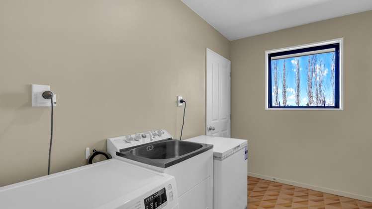 275 Plaskett Road Fernside_17