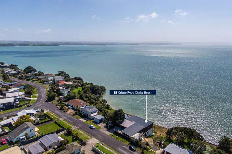 8B Crispe Road Clarks Beach_35