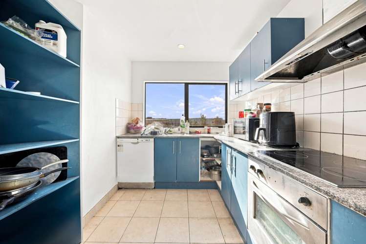 6/12 Crown Lynn Place New Lynn_9