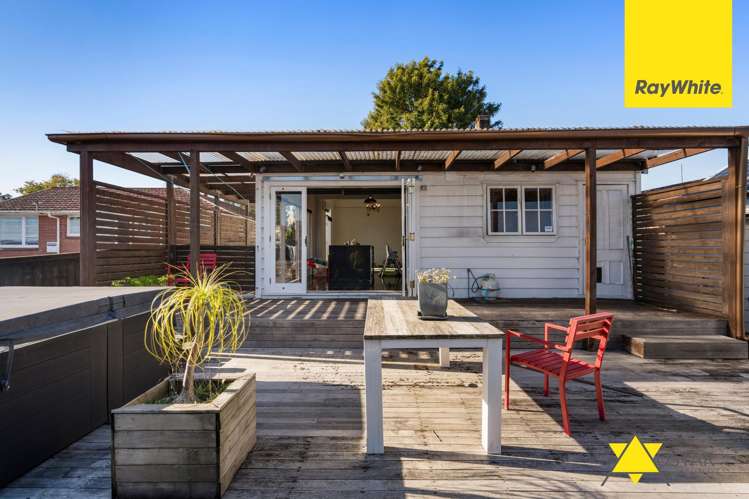 44 Archibald Road Kelston_9