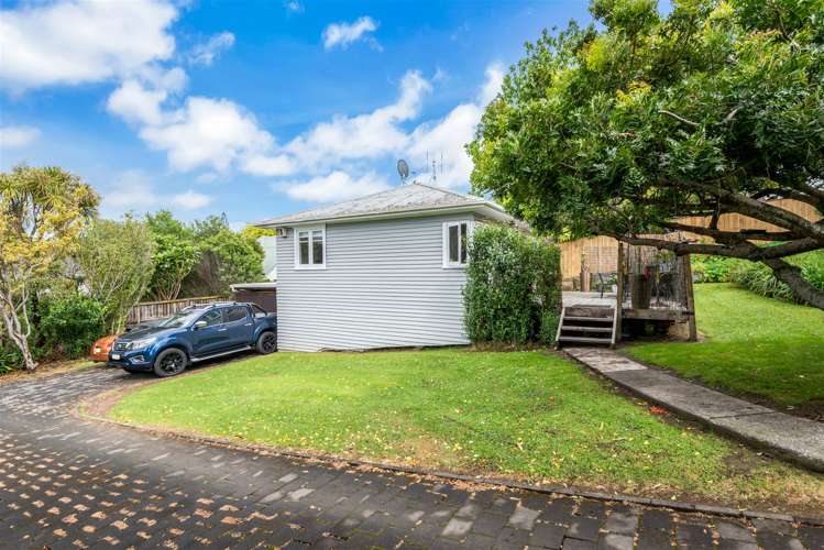 1/87 Beach Road Mellons Bay_7