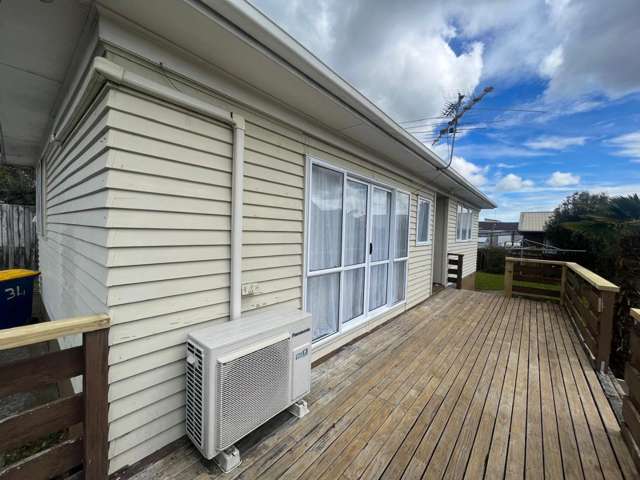 Spacious Three Bedroom Property In New Lynn