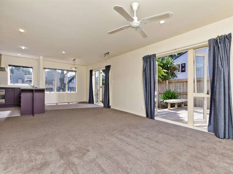 1/24 Fields Parade Oteha_1