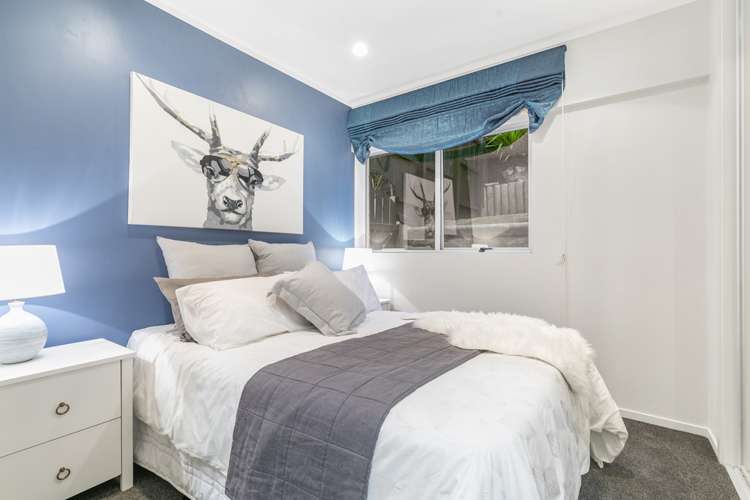 15 Longfellow Parade Glen Eden_11