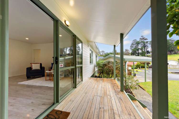 30 Loughanure Place Massey_11