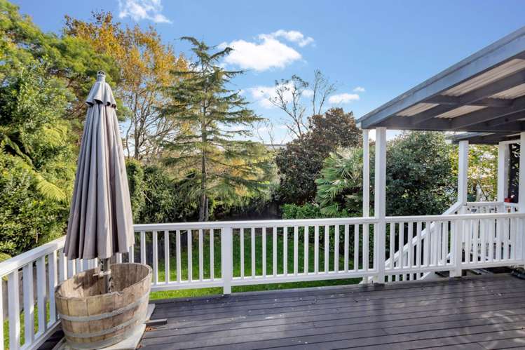 48 Sylvan Crescent Te Atatu South_11