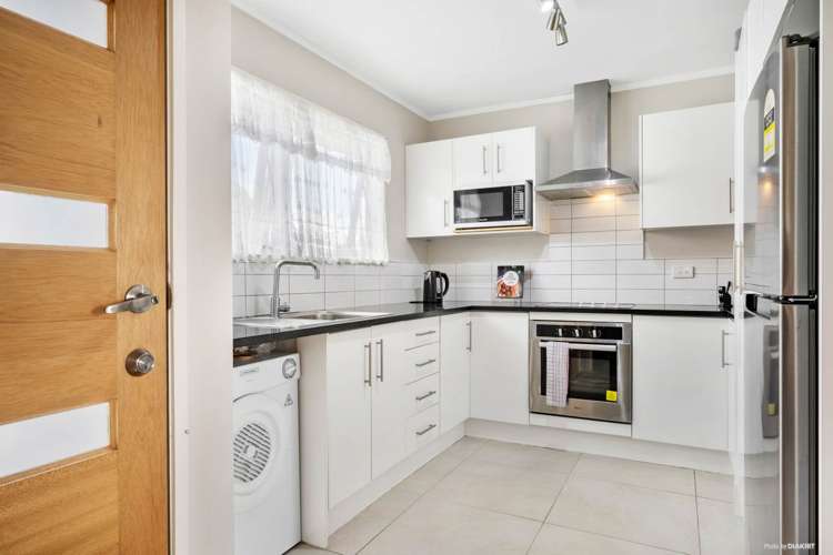 2 Hobart Crescent Wattle Downs_1