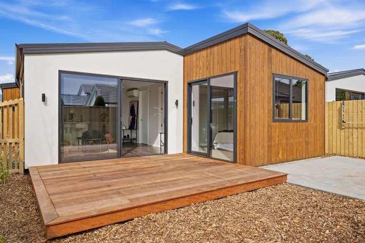 23 Carnaveron Drive Lincoln_19