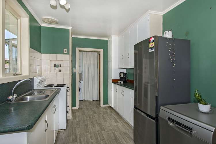 8 Glendale Road Woodhill_15