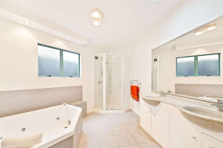 122 Beach Road Te Atatu Peninsula_17