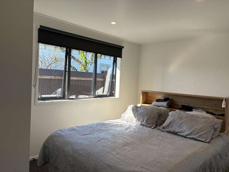 21 De Lautour Road 1052_10