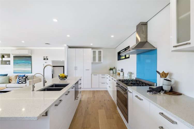 1/870 Beach Road Waiake_7