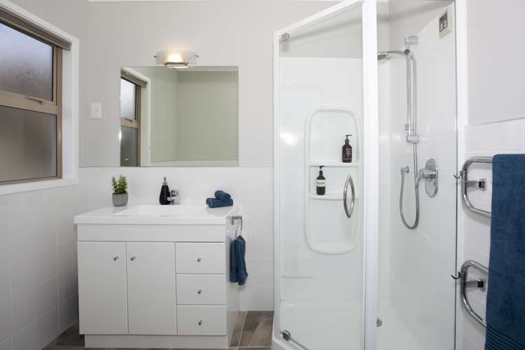 19 Meridian Grove Kelvin Grove_14