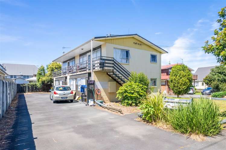 226 Old Farm Road Hamilton East_25