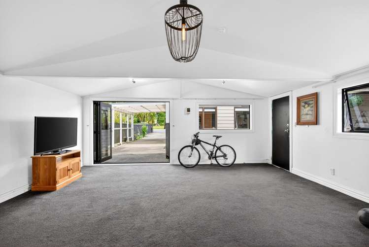 975 Fergusson Drive Ebdentown_16