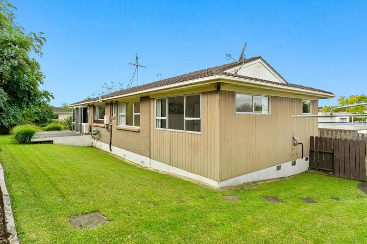 12 Towra Place Botany Downs_19