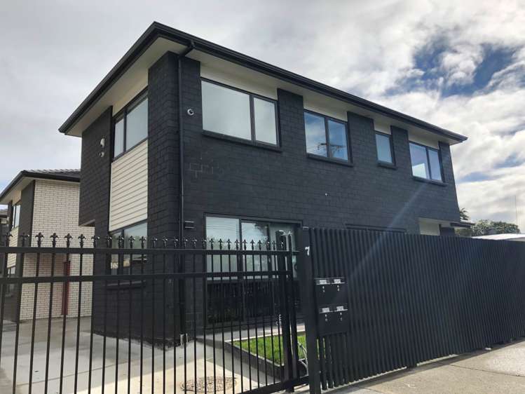 7a Holland Avenue Point England_1