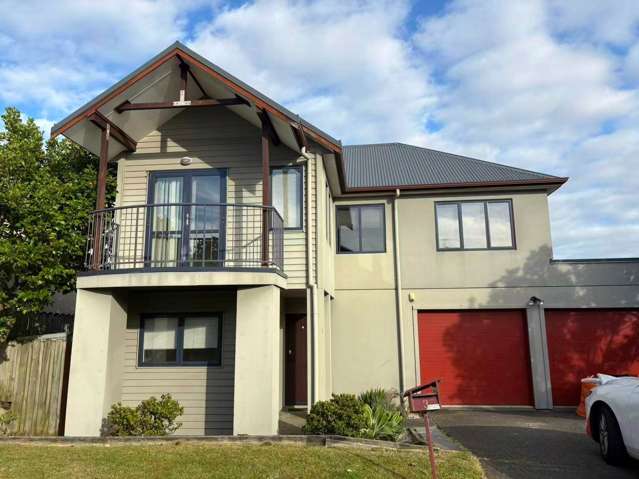 Modern 4 Bedroom Home in Rangitoto College Zone