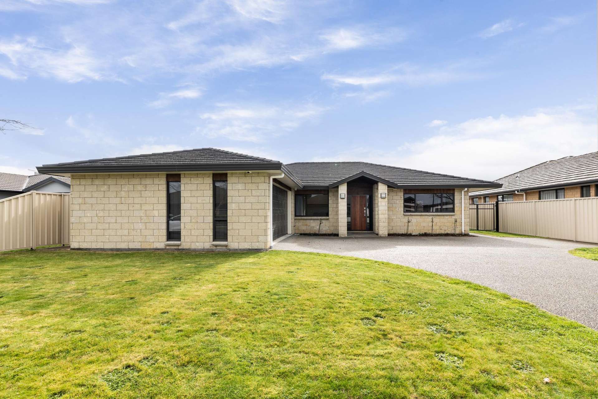 5 Lardon Place Frimley_0