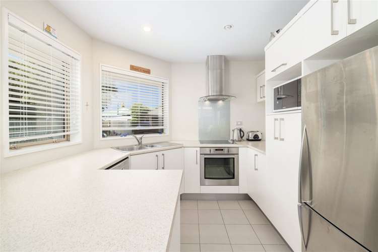2/61 Middlepark Road Sockburn_7