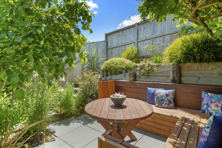 30 Broadwater Close Pyes Pa_17