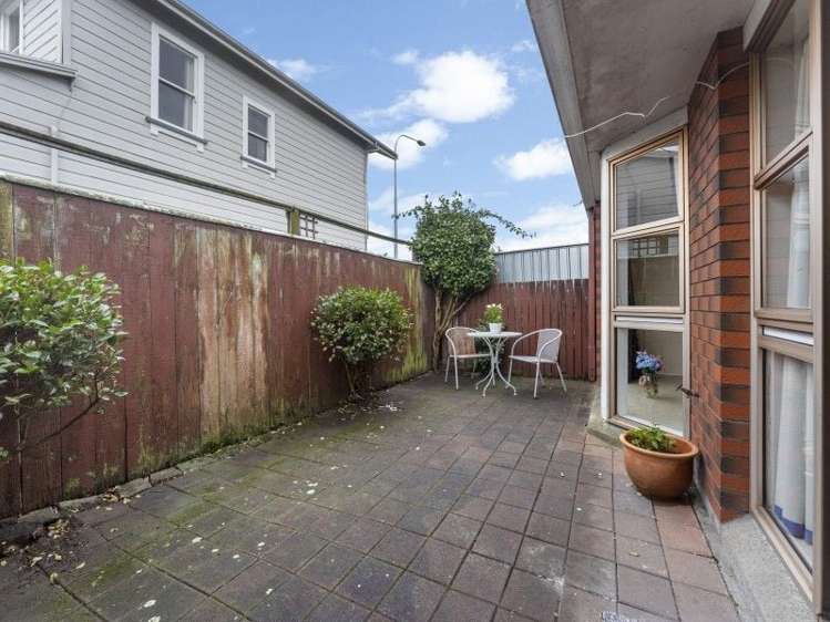 2/128 Albert Street Terrace End_7