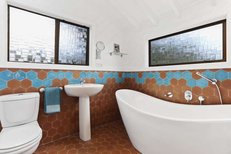 1160 Huia Road Huia_15