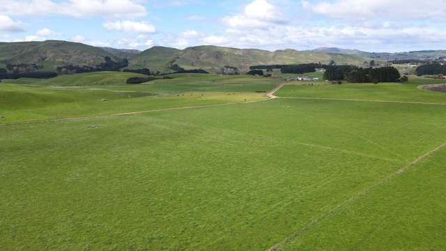 Irrigated dairy farm - 297 ha*STS