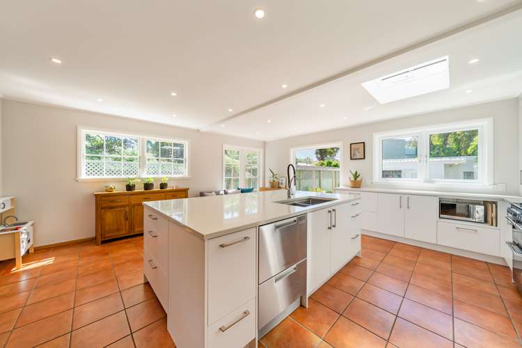 8 Saint Andrews Grove Boulcott_11