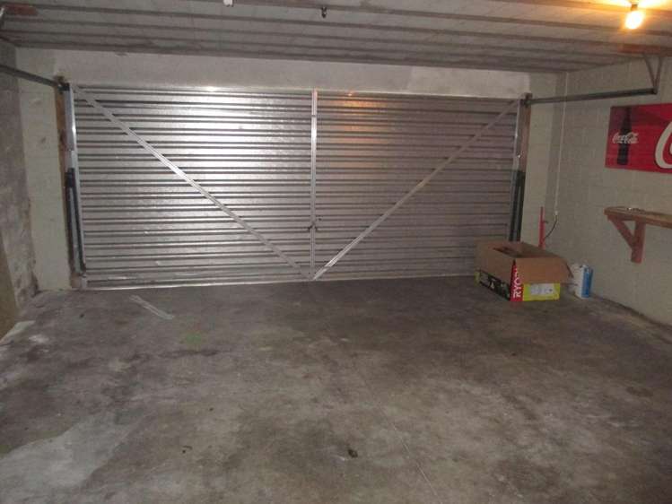 13 Scott Avenue Hamilton East_12