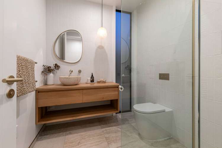 32e Isobel Road Greenhithe_17