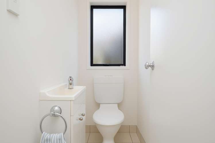 7 Fairford Avenue Henderson_17