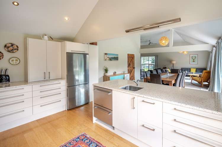 8 Takamatua Bay Road Takamatua_10