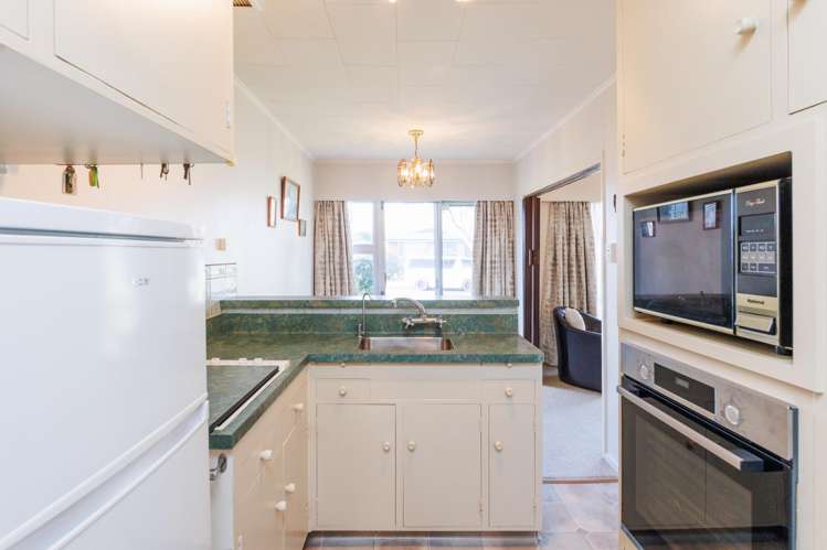 5 Hollows Crescent Takaro_5