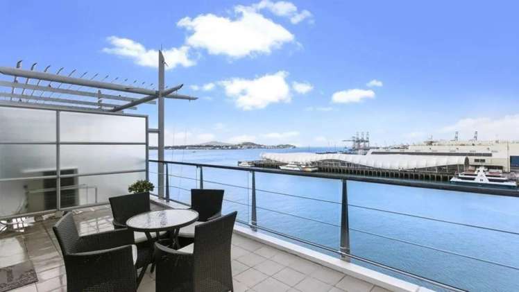 64/139 Quay Street City Centre_2