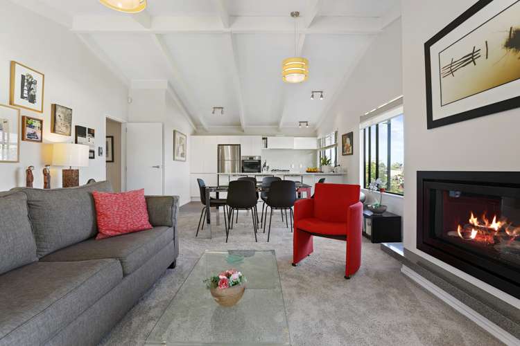 2/14 Mere Road Taupo_3