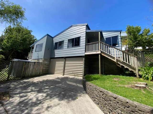 Welcome Bay Family Home