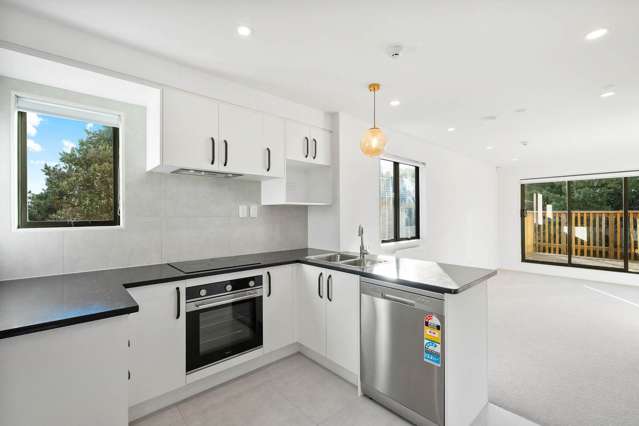 29/18 Hewlett Road Massey_1
