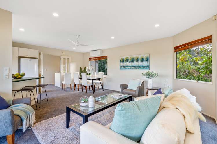 2/23 Wairau Road Forrest Hill_2